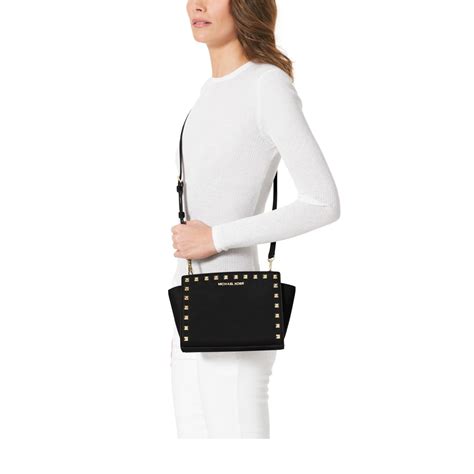 michael kors medium selma messenger price|Michael Kors selma medium black.